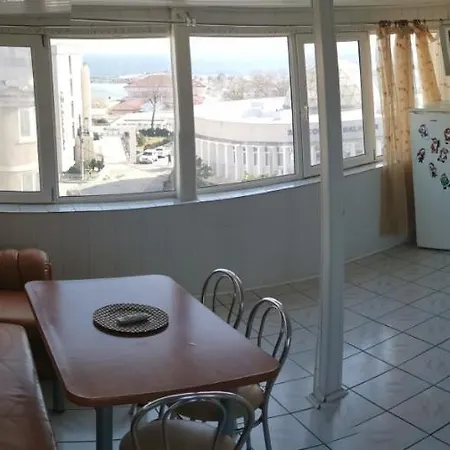 Apartament Faleza 4 *